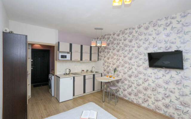 Na Ulitse Yuriya Tena 10 Flat