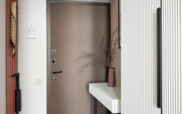 Tot samyiy dom s zolotoy arkoy Flat
