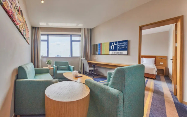 Hotel Holiday Inn Express SHANGHAI ZHENPING by IHG – Guest Rooms – Shanghai
