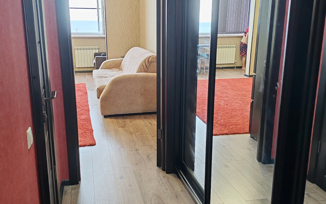 Uyutnaya studiya vozle morya Flat