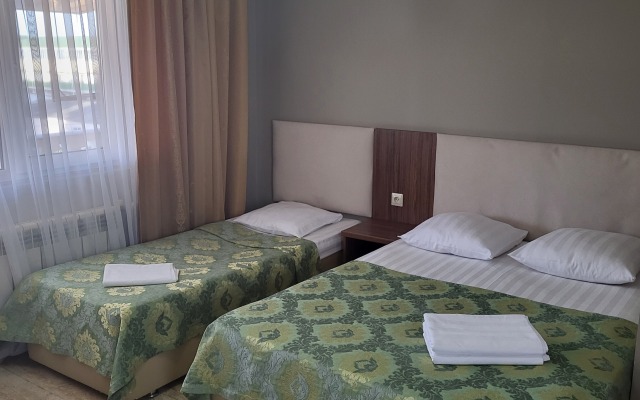 Lantana-Anzhela Hotel