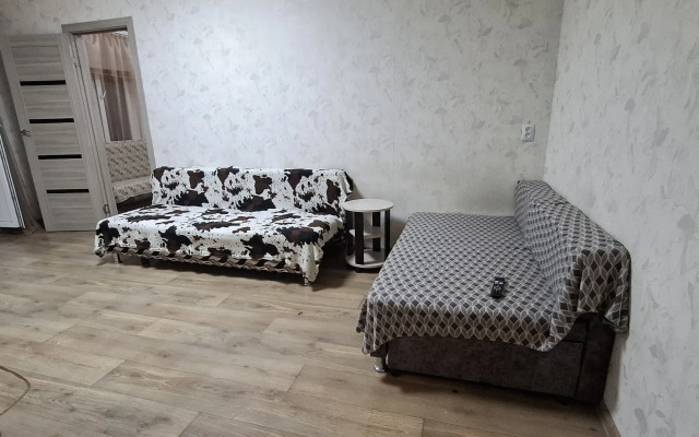 Na Artilleriyskoy Flat