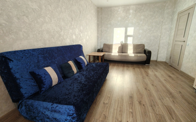 Bolshaya S Vidom Na Reku Flat