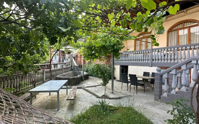 Shota's Guest House