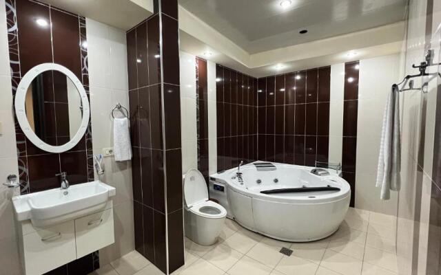 Hotel Grand Hills
