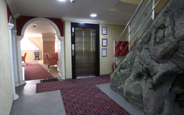 Отель The Lines