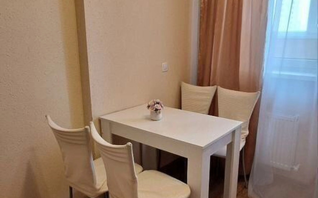 Квартира на 40-летия Победы 178к2