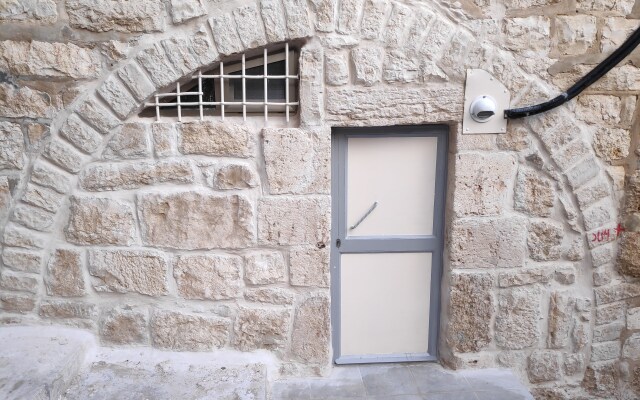 Cozy Arabic Studio in Bethlehem Old City