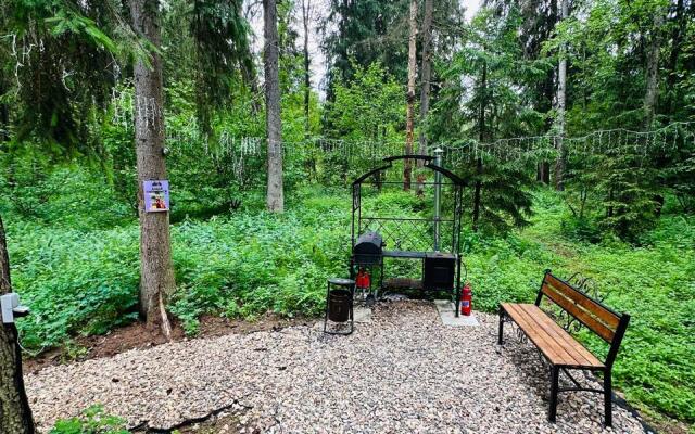 Panoramny Dom V Lesu Na Zhivopisnoy Ulitse Chalet