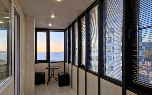 Uyutnaya Dvukhkomnatnaya Kvartira U Morya Apartments