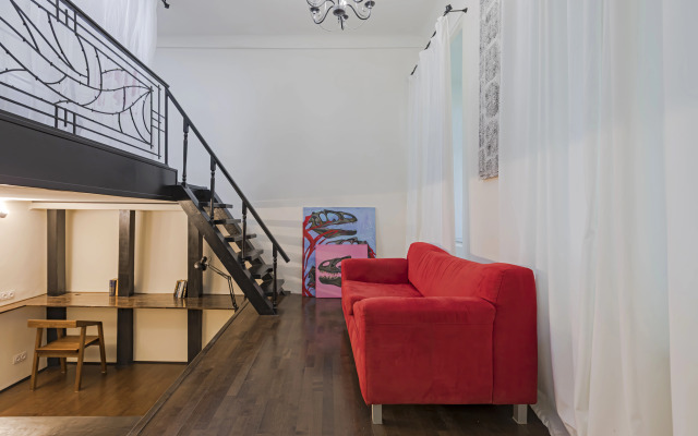 Flat Dvukhurovnevaya V Tsentre Goroda