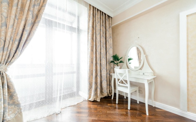 Versal'. Dvuhetazhnaya 6K na Kutuzovskom Flat