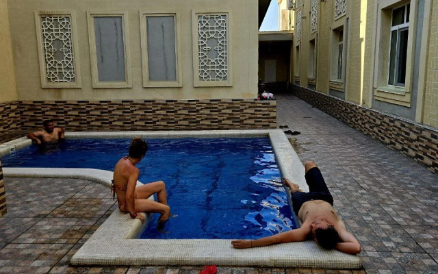 Chor Minor 100 m do starogo goroda s besplatnum bassejnom  Hotel