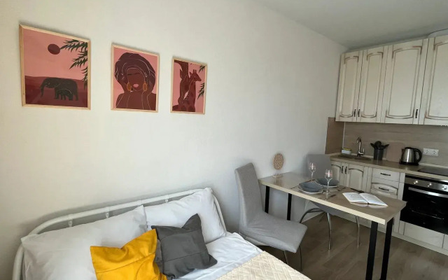 S zaseleniem 24/7 luchshiy servis posutochno 50 Flat