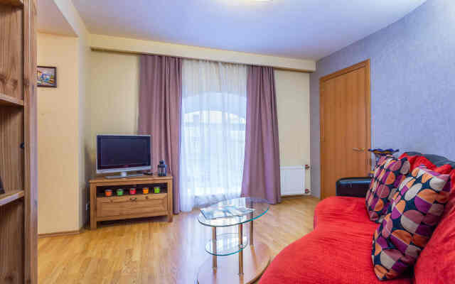 S Saunoy V Samom Tsentre Flat