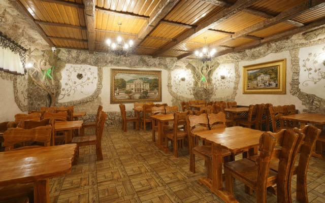 Отель Роман