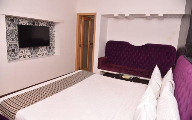 Lawrence View Hotel