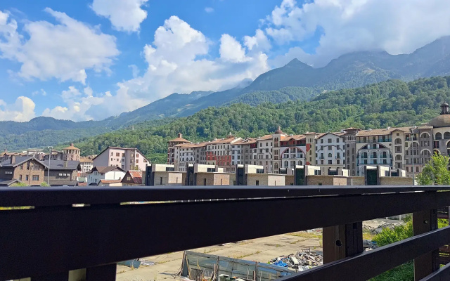 Kvartira s panoramnym vidom na gory. Naprotiv kurorta Krasnaa Polana Zit' v Gorah