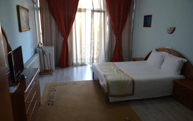 Konti Hotel