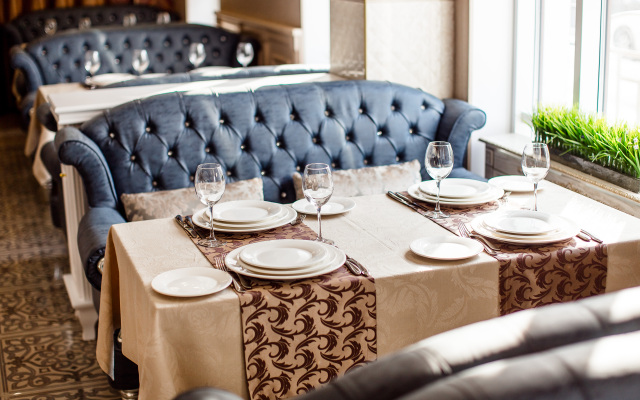 Отель Версаль