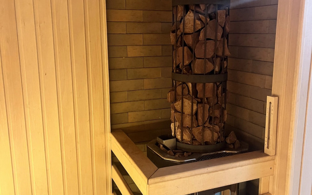 Taunkhaus 6-Mestny s Personalnym Basseynom i Baney Guest House