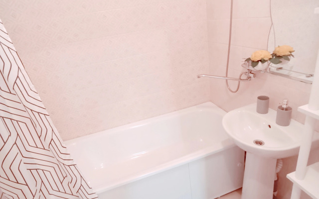 Na Ulitse Akademika Makeeva 20 Flat