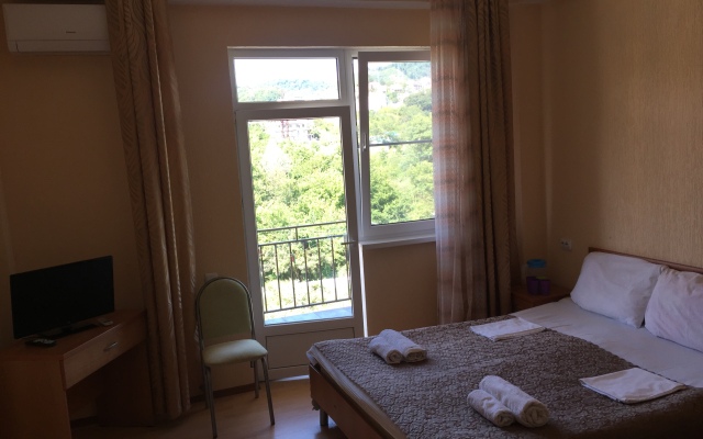 Uyutnyij Prichal Hotel