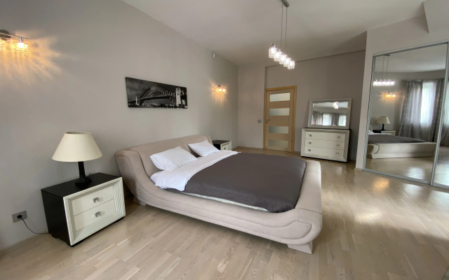 V Samom Serdtse Kaliningrada Rayone Amalienau Flat