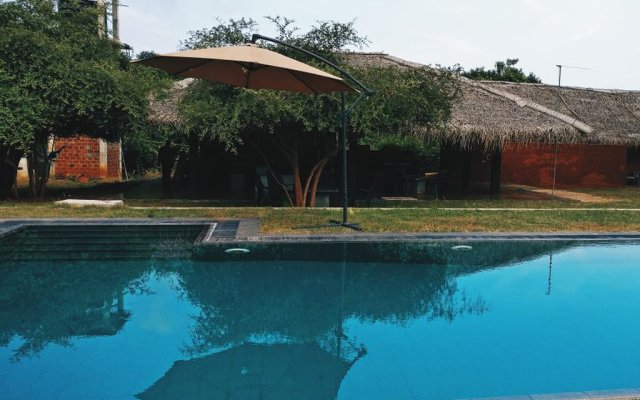 Elephant Pass Hotel