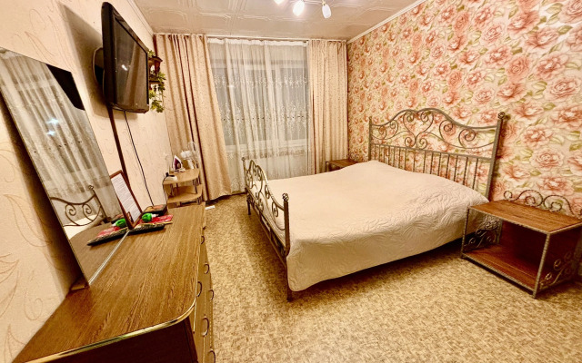 Na Ulitse Kommunalnaya 58a Flat