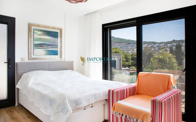 BD498-Gümüşlükte 4 Odalı Özel Havuzlu Villa