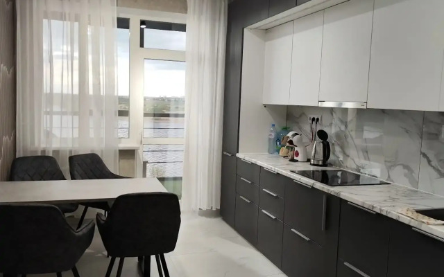 S vidom na rechku Flat