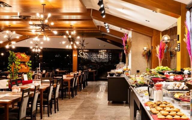Demiray Hotel