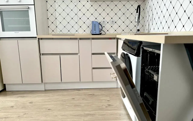 Yevrodvushka U Metro Lesnaya Apartments