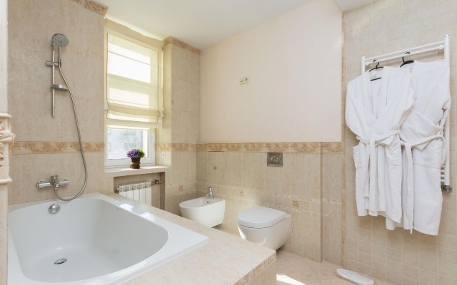 Dvukhkomnatnye v Tsentre Minska na Karla Marksa 8 Apartments