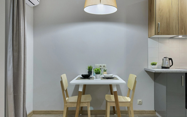 Квартира Уютная и Стильная Студия с Кондиционером в Доме Бизнес-Класса