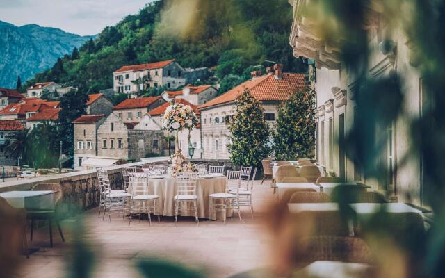 Heritage Grand Perast