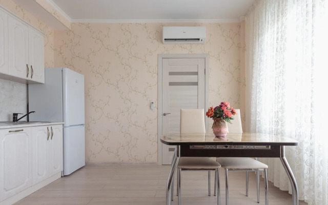 Апартаменты с Балконом 2 на Пионерском Проспекте 114В