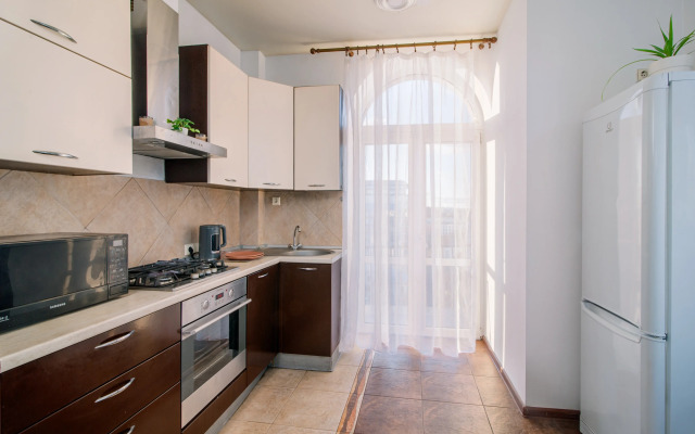 Chetyrekhkomnatnye v Tsentre Apartments