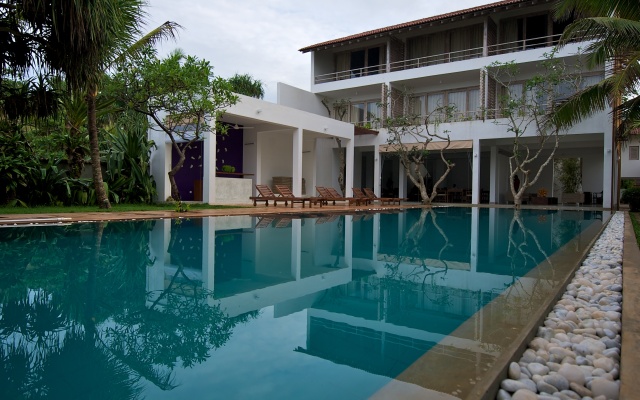 Roman Beach Hotel