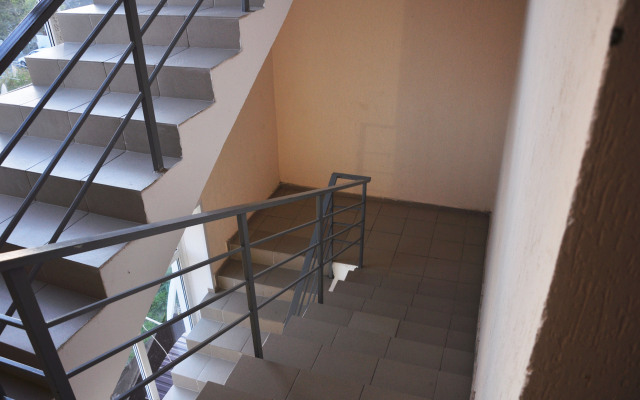 Апартаменты Трехкомнатная квартира на ул. Колхозной 112