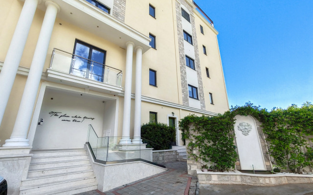 Royal Serenity Apartments