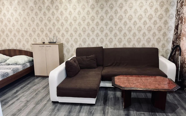 Na Ul Sergeya Uskova 31 Flat