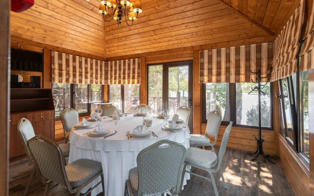 Klub Zagorodnogo Otdyha Usad'ba Familia Hotel