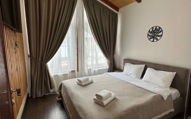 Nur House Hotel