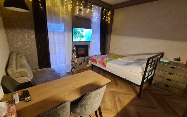 Kvartira S Kaminom Apartments