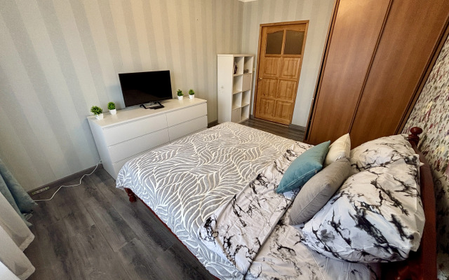 Na Fabrichnoy 2 Flat with Balcony