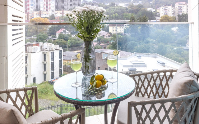 Квартира с бассейном на территории МореСолнцеАпарт