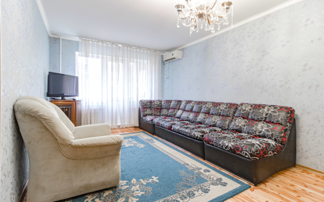 Chistaya Trekhkomnatnaya Flat