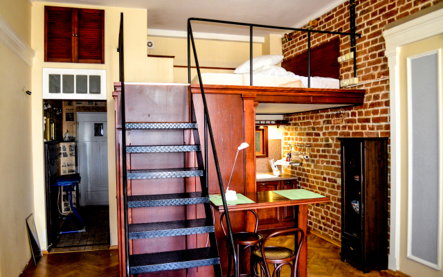 Квартира Antic Style Apartments